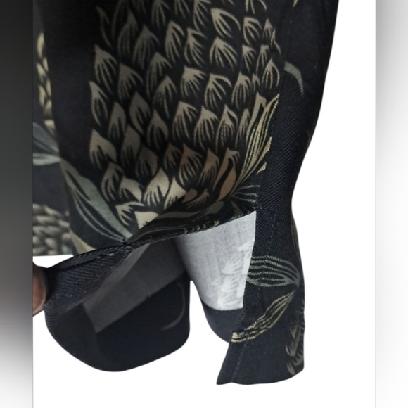 Tommy Bahama Men's Luxe Silk Camp Shirt with Tropical Print Size XL - Picture 12 of 16